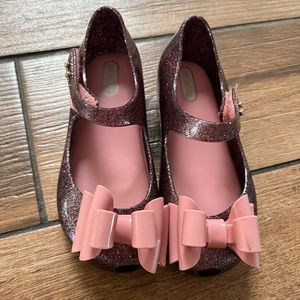 Like new mini Melissa bow shoe